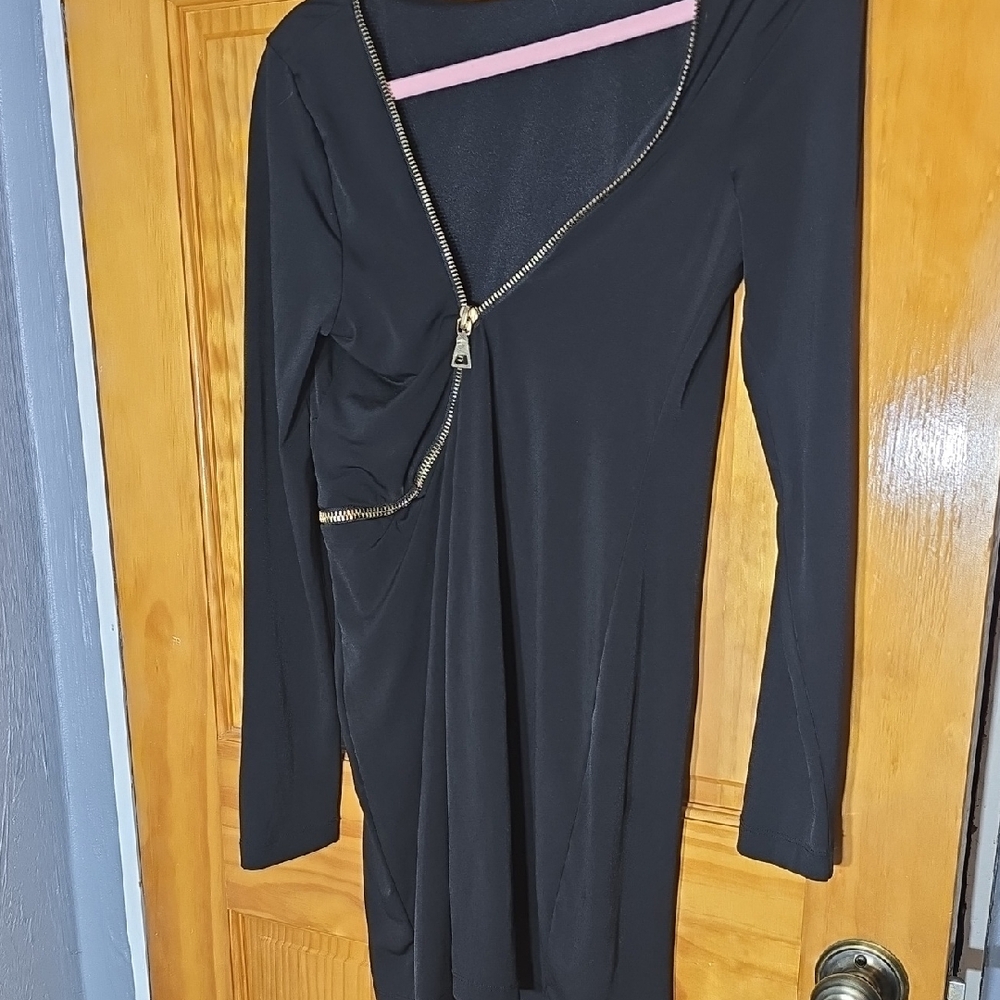 BOX B Elegant Black dress Gold Zipper Dress P2p 15